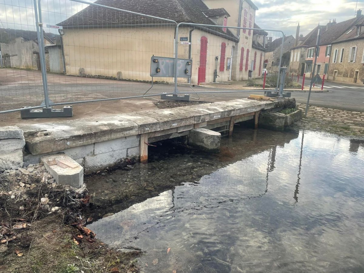 Rénovation et stabilisation de pierres de pont par entreprise de travaux publics - ROLLAND TP à Surgy