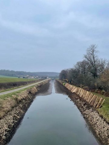 Terrassement d'un canal pour mise en place de défenses de berge - ROLLAND TP à Sardy-lès-Épiry